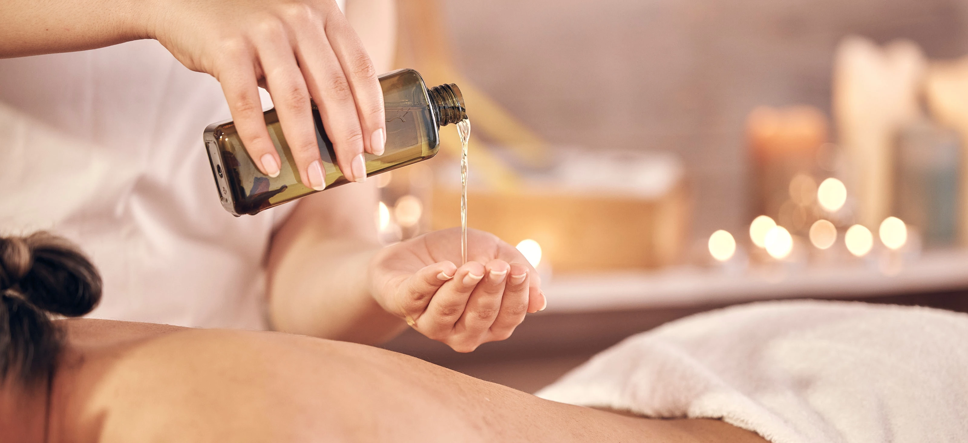 Massage à l’huile d’argan BIO chaude ou à l’huile de jojoba BIO chaude